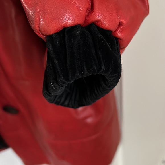 Yves Saint Laurent Rive Gauche Red Leather quilted jacket. velvet cuffs Large. - Picture 4 of 7